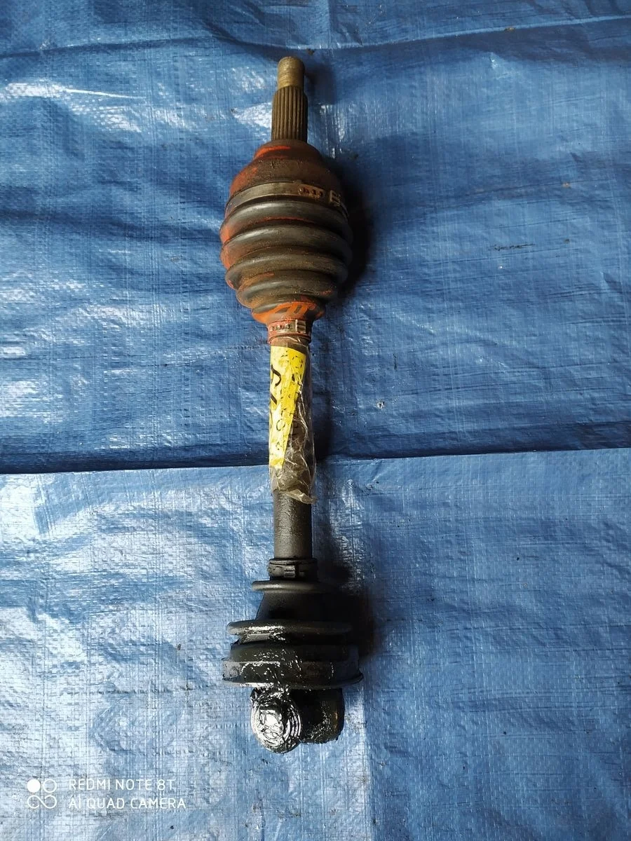 Полуось передняя левая (приводной вал,шрус) Ford Mondeo III (2000—2003)