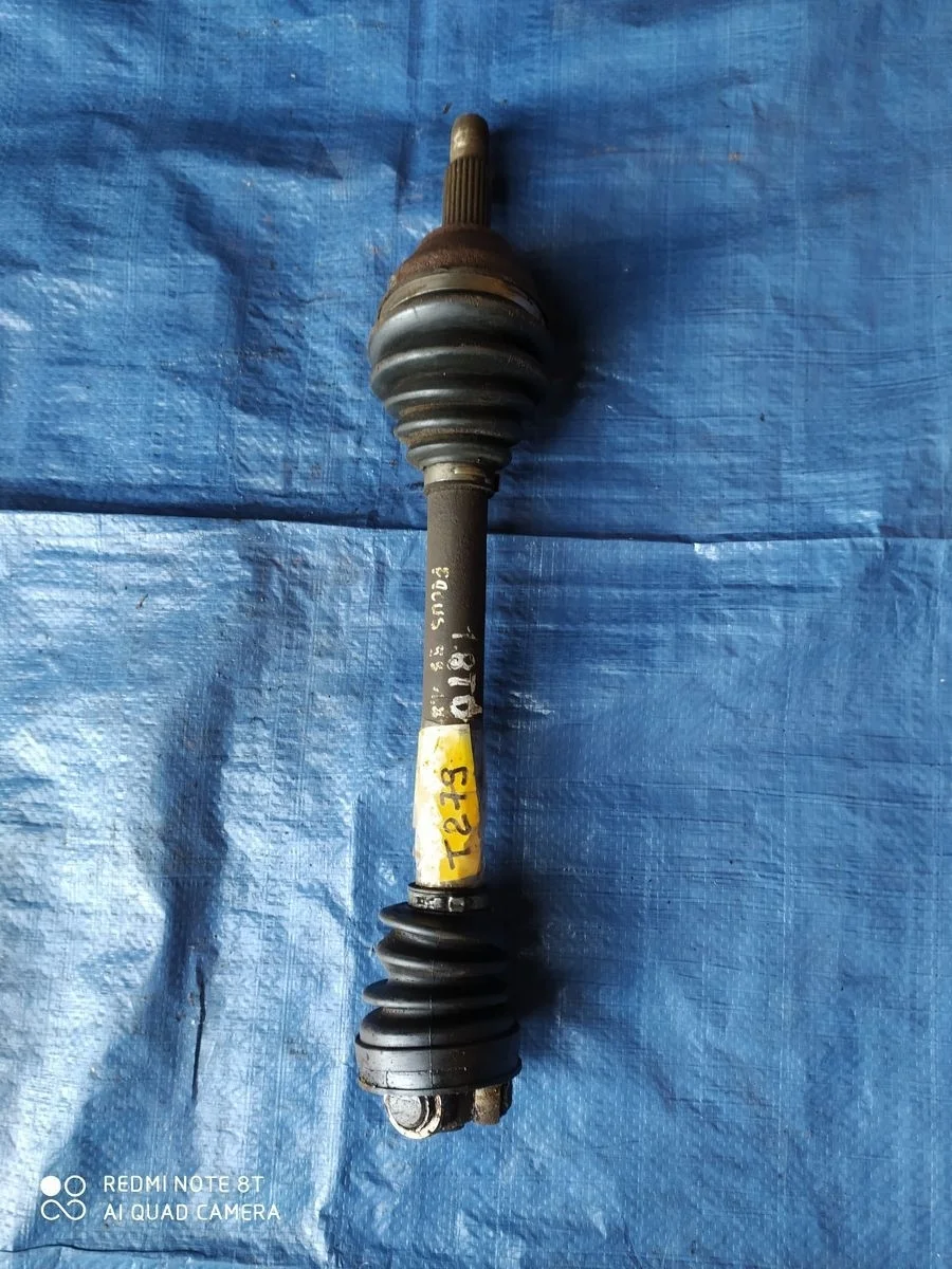 Полуось передняя правая (приводной вал,шрус) Ford Focus I (1998—2004) DAW DBW DFW DNW 1139963, 1754452, 4327010 Право Перед