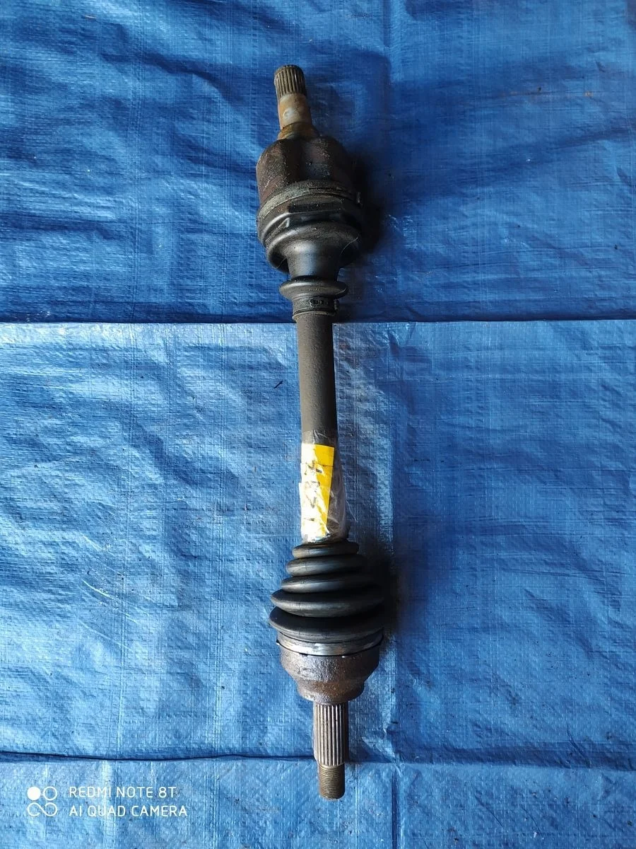 Полуось передняя левая (приводной вал,шрус) Ford Mondeo III (2000—2003)