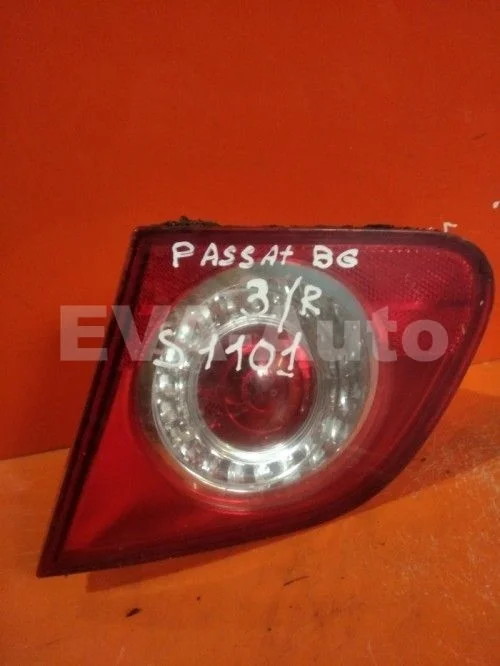 Фонарь задний внутренний правый Volkswagen Passat B6 (2005—2010) 3C2 3C5 3C5945094E Право Зад