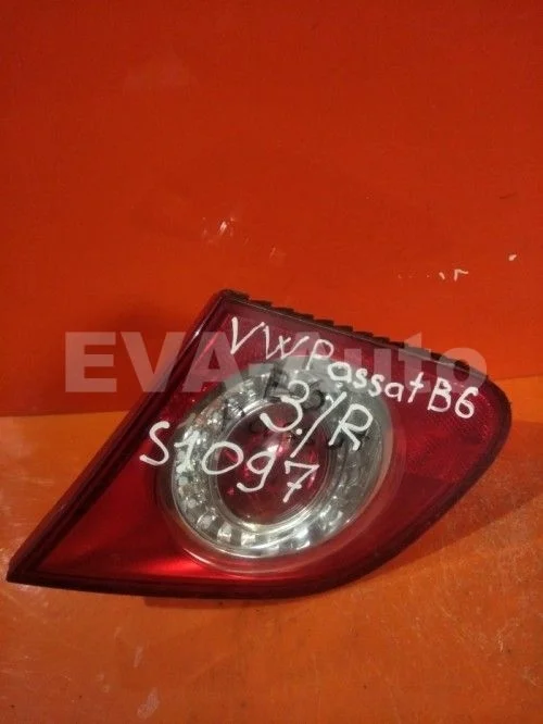 Фонарь задний внутренний правый Volkswagen Passat B6 (2005—2010) 3C2 3C5 3C5945094E Право Зад