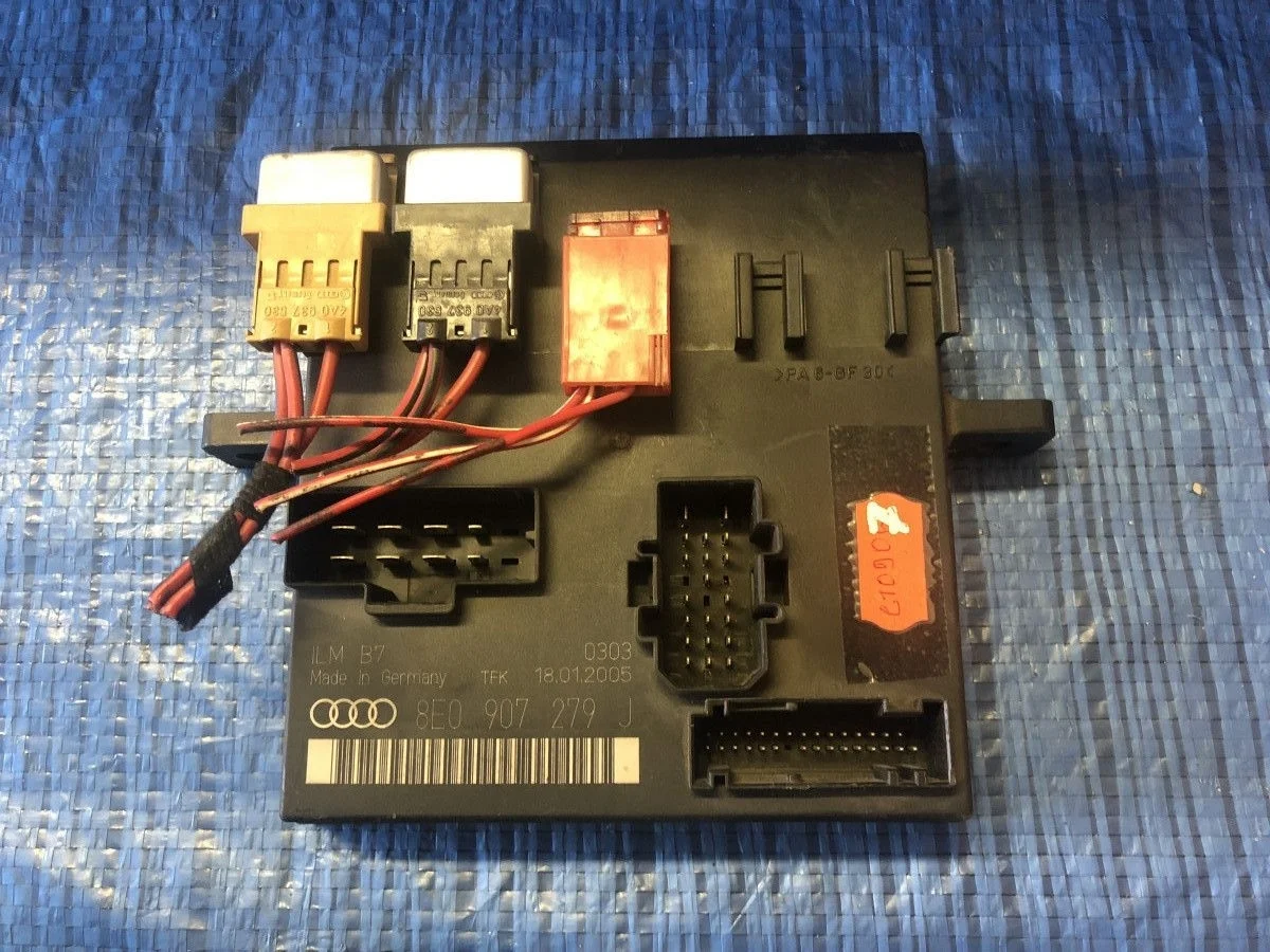 Блок комфорта Audi A4 B7 (2004—2009) 8E 8EC 8ED 8H7 8HE 8E0907279J