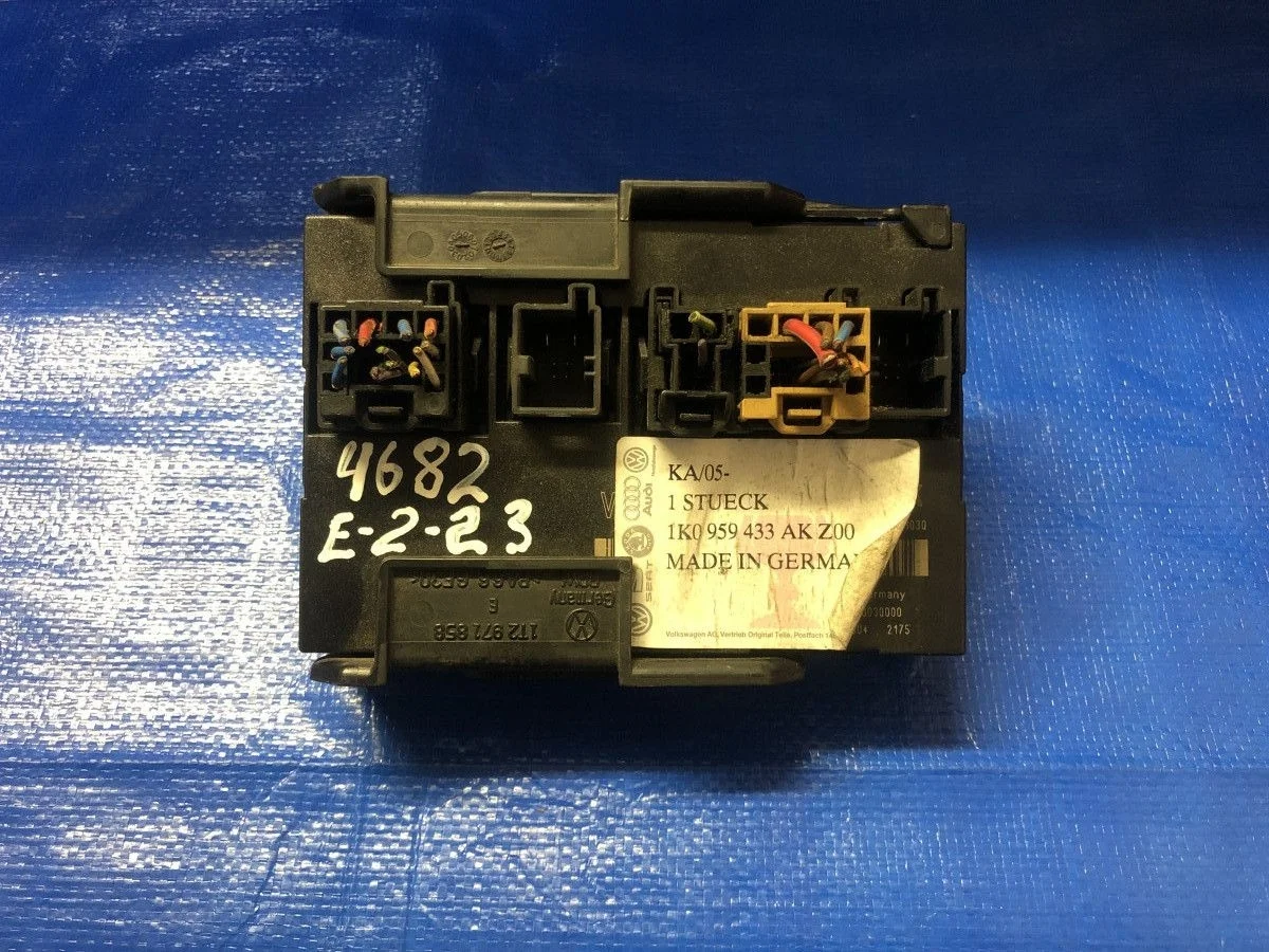 Блок комфорта SEAT Leon II (2005—2009) 1P 1P1 1K0959433AK