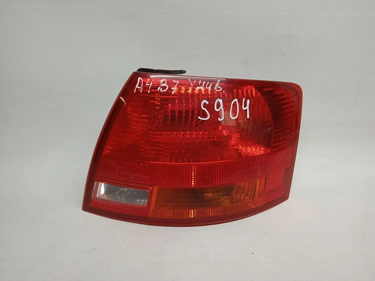 Фонарь задний наружный правый Audi A4 B7 (2004—2009) 8E 8EC 8ED 8H7 8HE 8E9945096E Право Зад