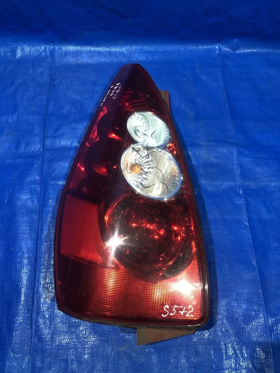 Фонарь задний левый Mazda 5 I (2005—2007) CR C23551160E Лево Зад