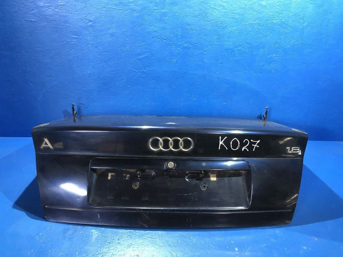 Крышка багажника Audi A4 B5 (1994—1999) 8D2 8D 8D5827023Q