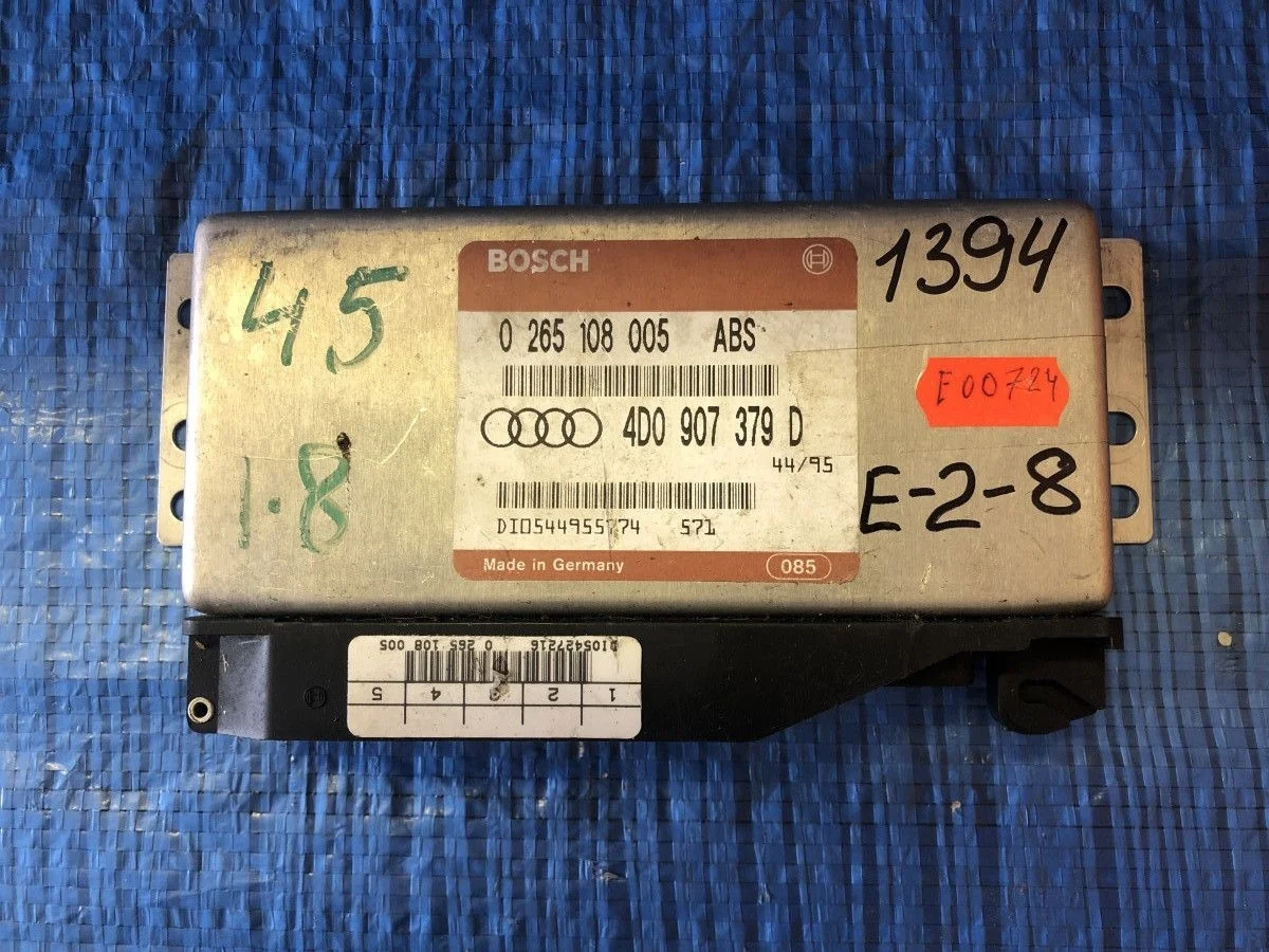 Блок управления ABS Audi A6 C4 (1994—1997) 4A 4A2 4A5 45 4D0907379D