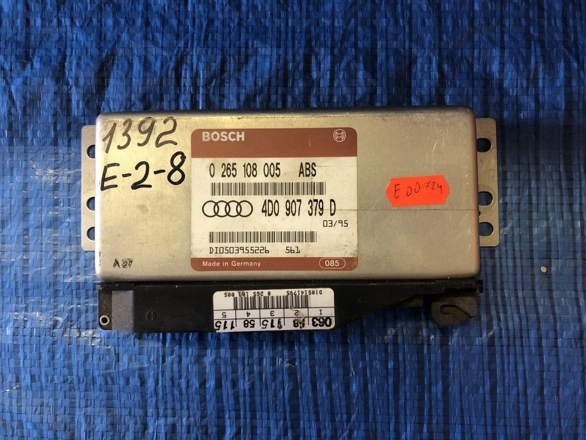 Блок управления ABS Audi A6 C4 (1994—1997) 4A 4A2 4A5 45 4D0907379D