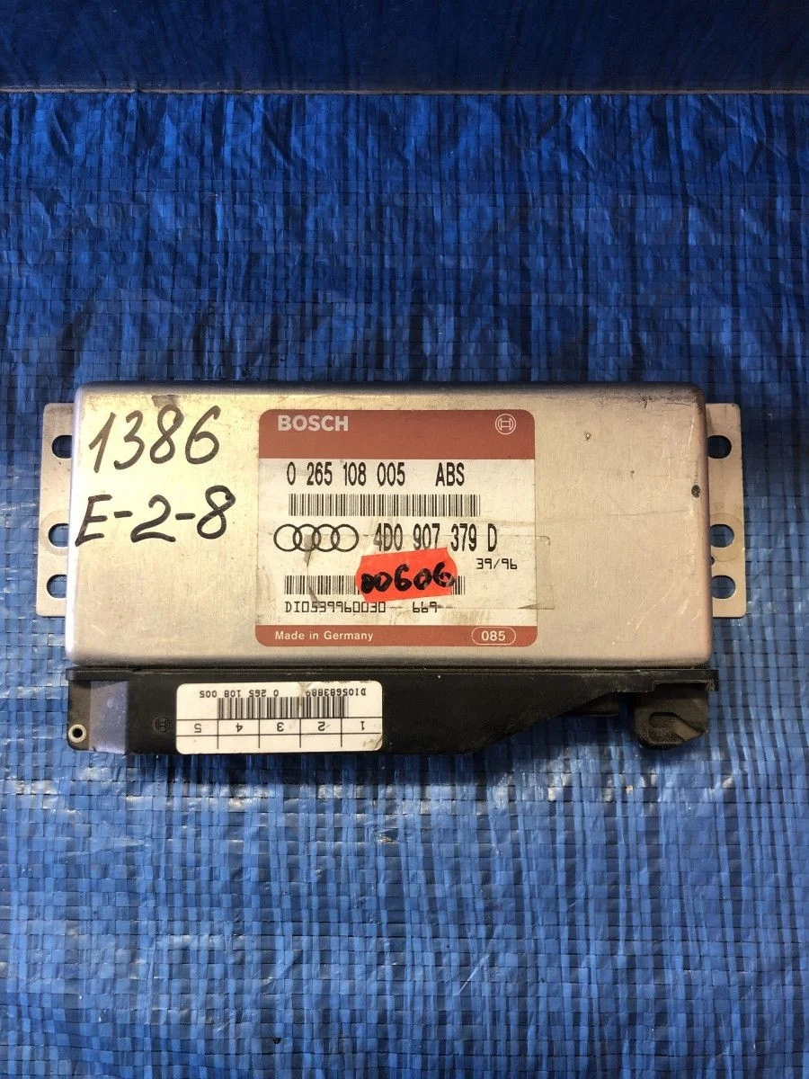Блок управления ABS Audi A6 C4 (1994—1997) 4A 4A2 4A5 45 4D0907379D