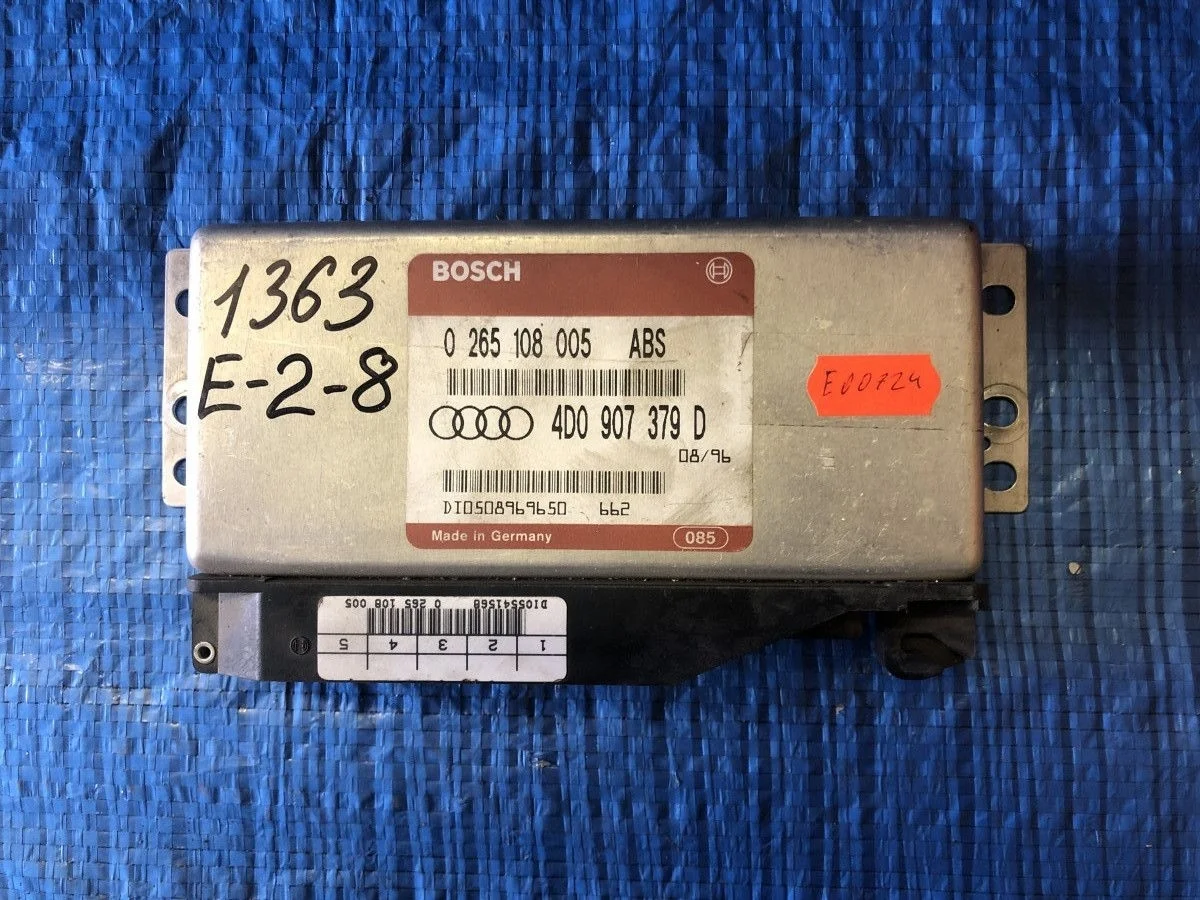 Блок управления ABS Audi A4 B5 (1994—1999) 8D2 8D 4D0907379D