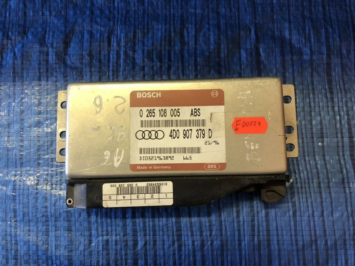 Блок управления ABS Audi A6 C4 (1994—1997) 4A 4A2 4A5 45 4D0907379D