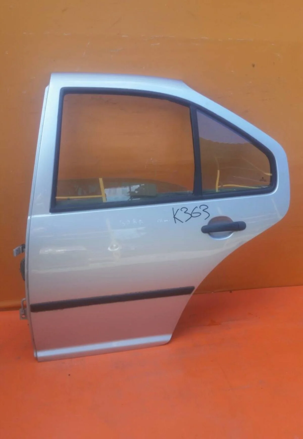 Дверь задняя левая Volkswagen Bora A4 (1998—2005) A4 1J2 1 поколение 1J5833055F Лево Зад