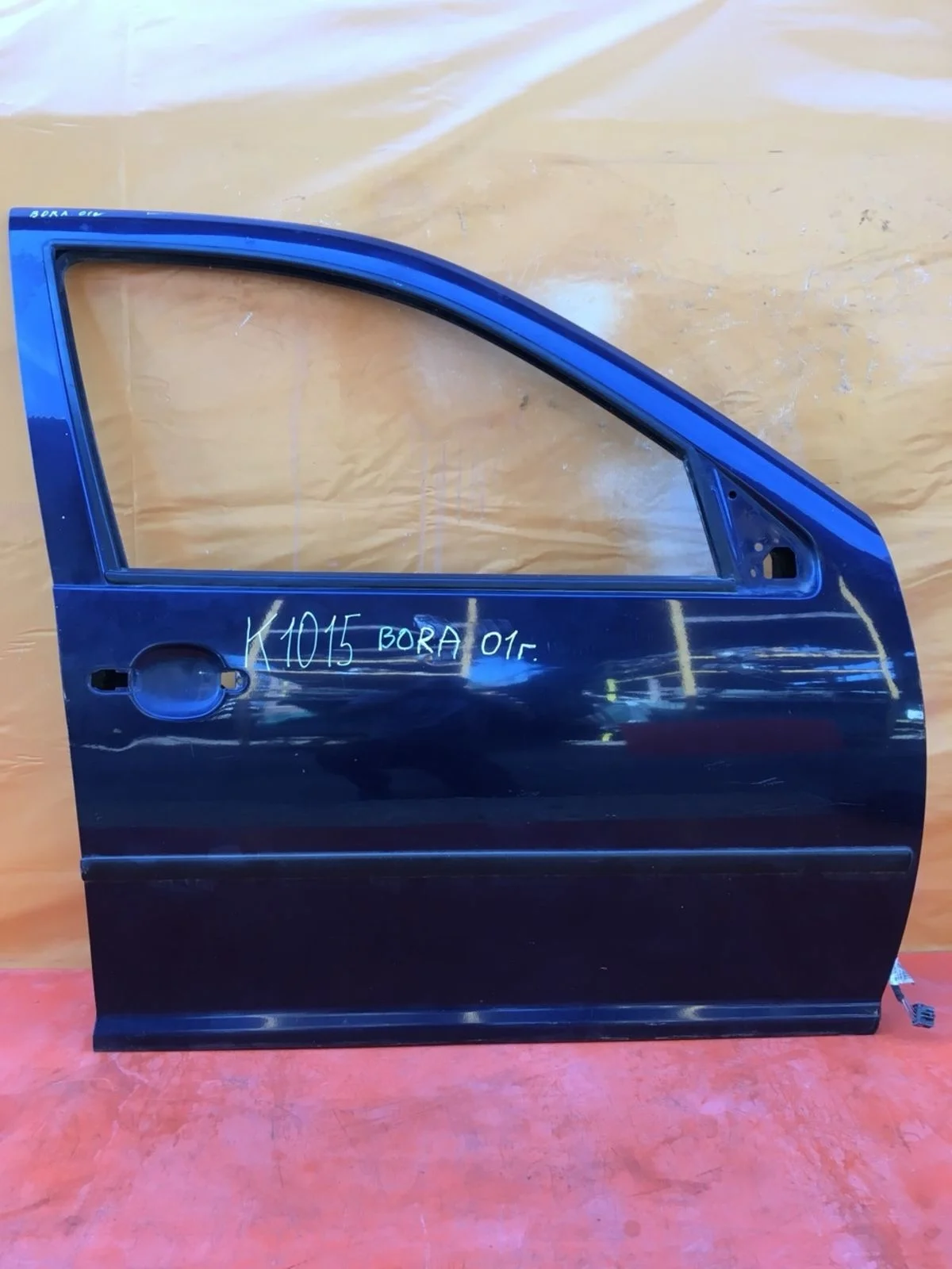 Дверь передняя правая Volkswagen Bora A4 (1998—2005) A4 1J2 1 поколение 1J4831056H Право Перед