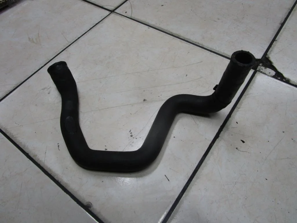 Патрубок ОЖ Mercedes-Benz