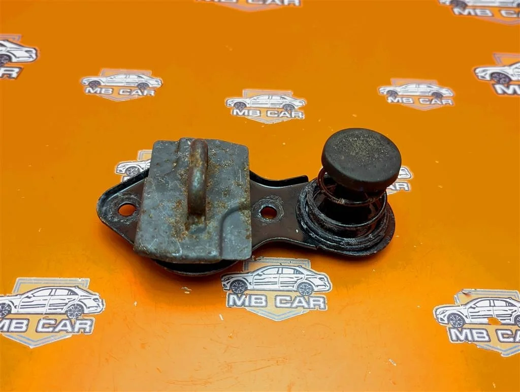 Ответная часть замка капота Mercedes-Benz