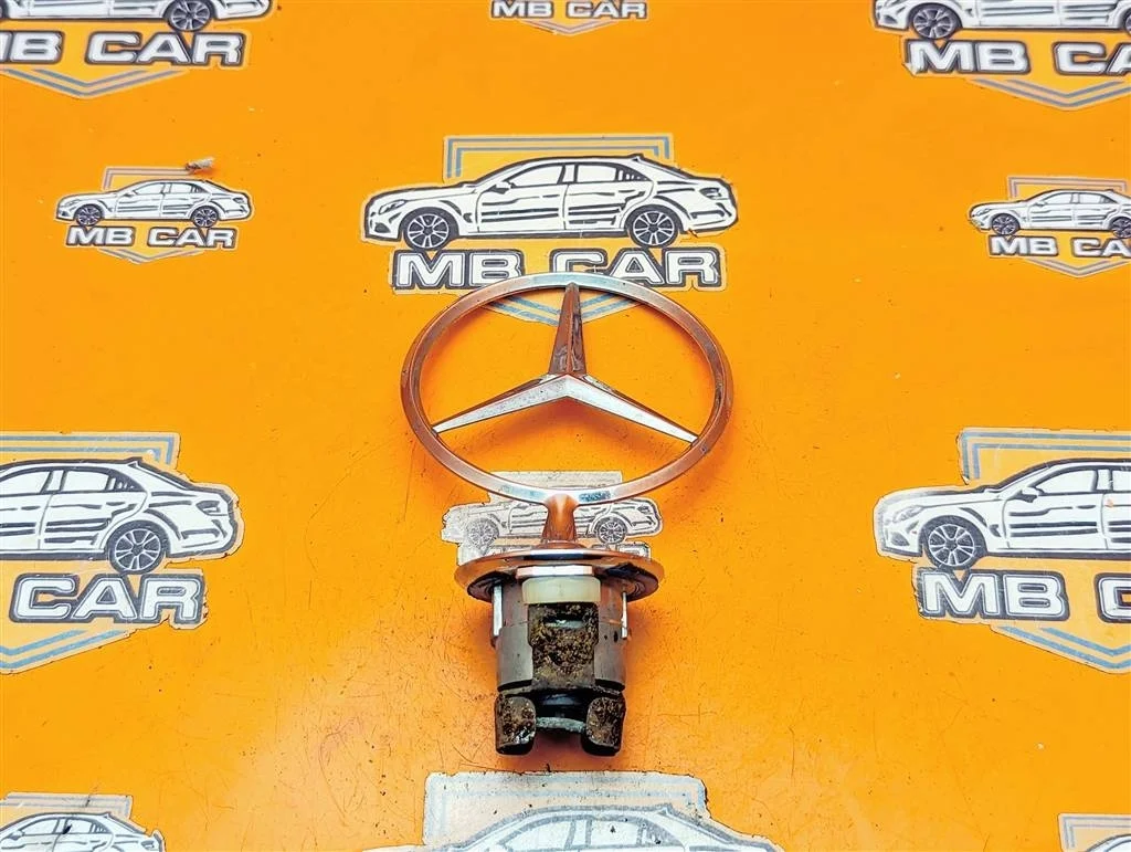 Эмблема капота Mercedes-Benz