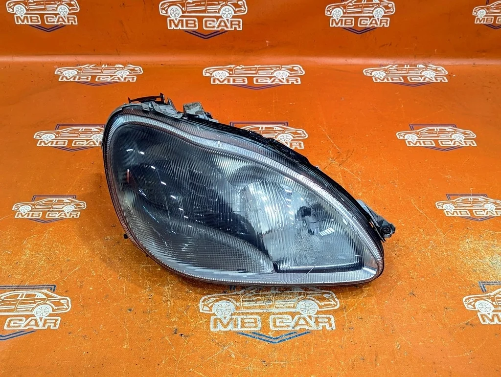 Фара правая Mercedes-Benz