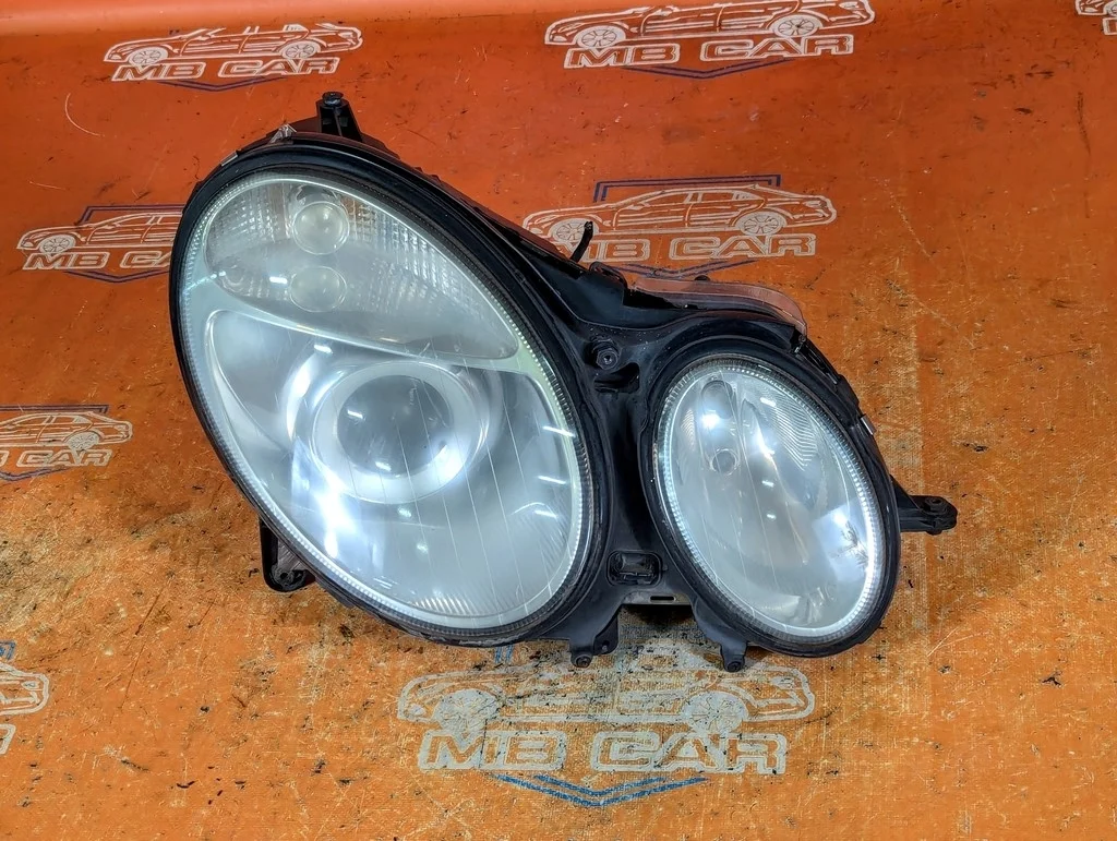 Фара правая Mercedes-Benz
