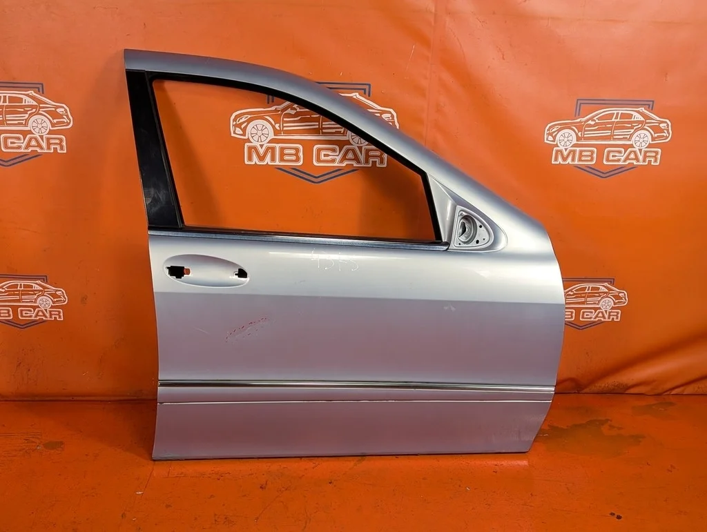 Дверь передняя правая Mercedes-Benz