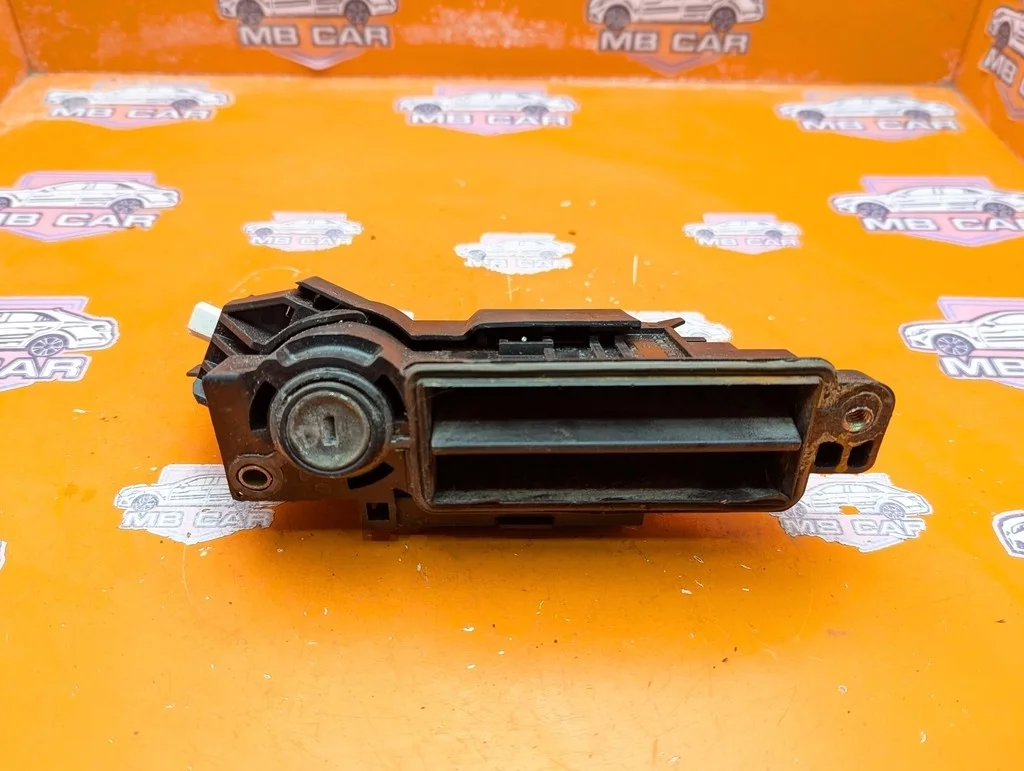 Ручка открытия багажника Mercedes-Benz