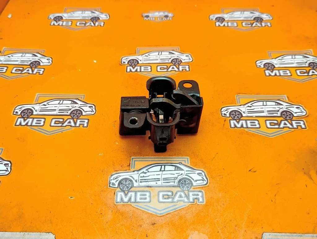 Замок капота Mercedes-Benz