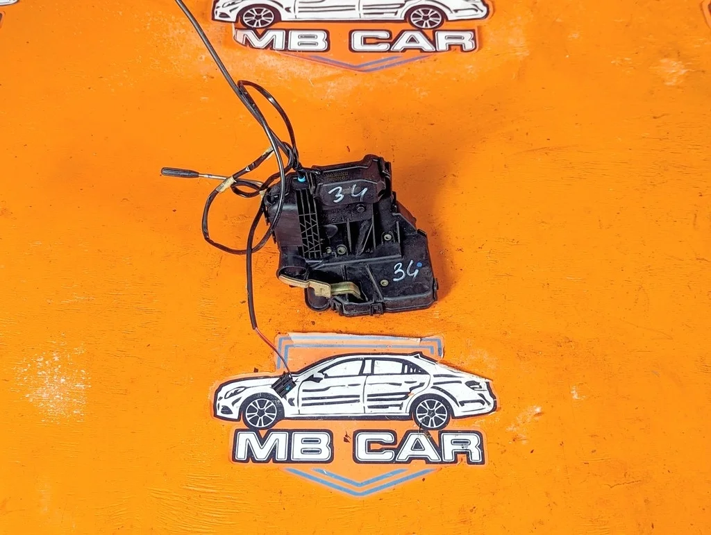 Замок двери передней правой Mercedes-Benz