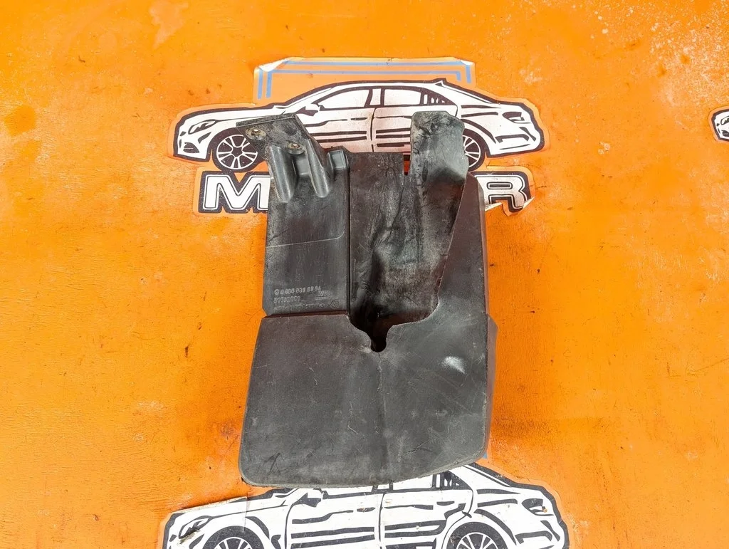 Брызговик Mercedes-Benz