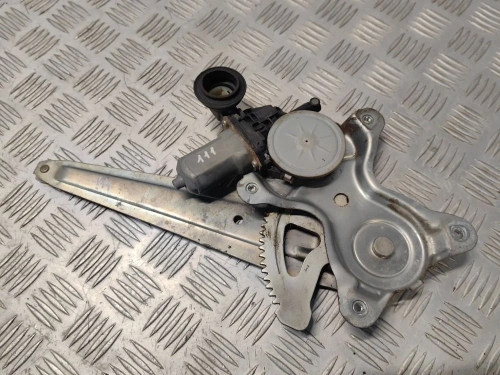 Стеклоподъемник задний левый Lexus GS300