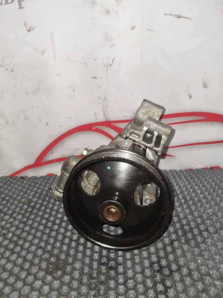 Насос гидроусилителя руля Chevrolet Cruze 2013 96837813 J300 1.8 F18D4