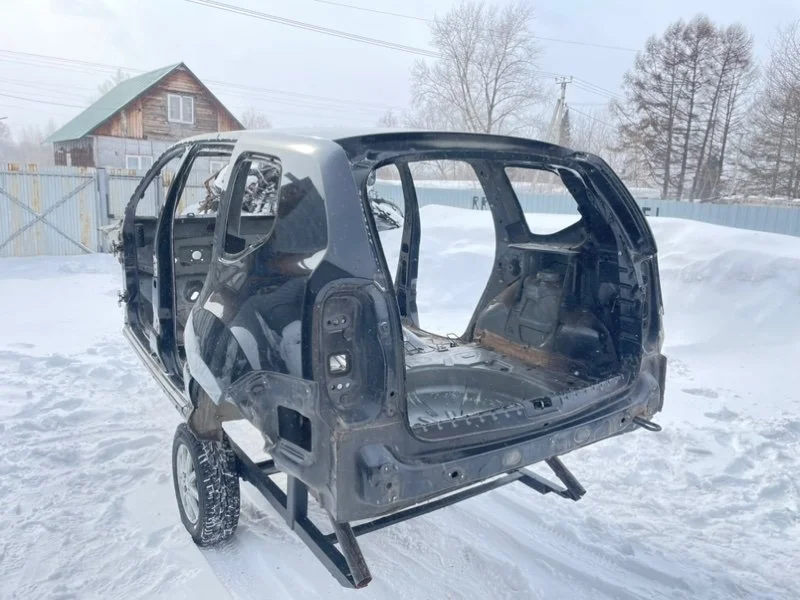 задняя часть кузова Renault Duster 2012 HSA K4MA606