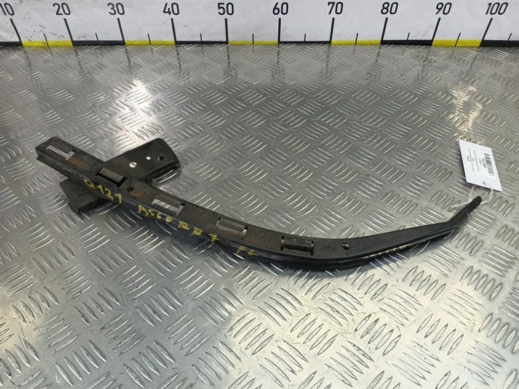 Кронштейн бампера передний HONDA Accord VII реста