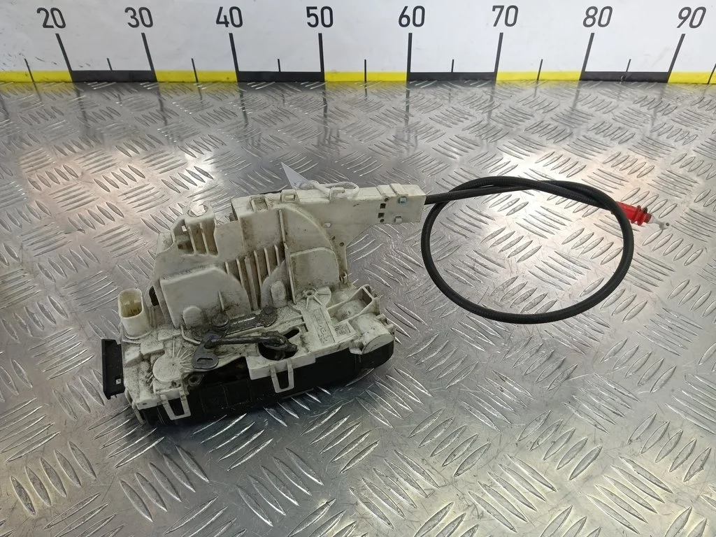 Замок двери распашной правый MERCEDES-BENZ Sprint