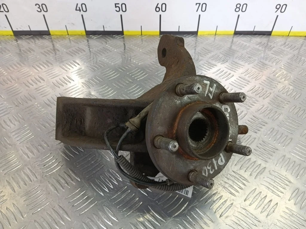 Кулак передний левый FORD Tourneo Connect I (2002