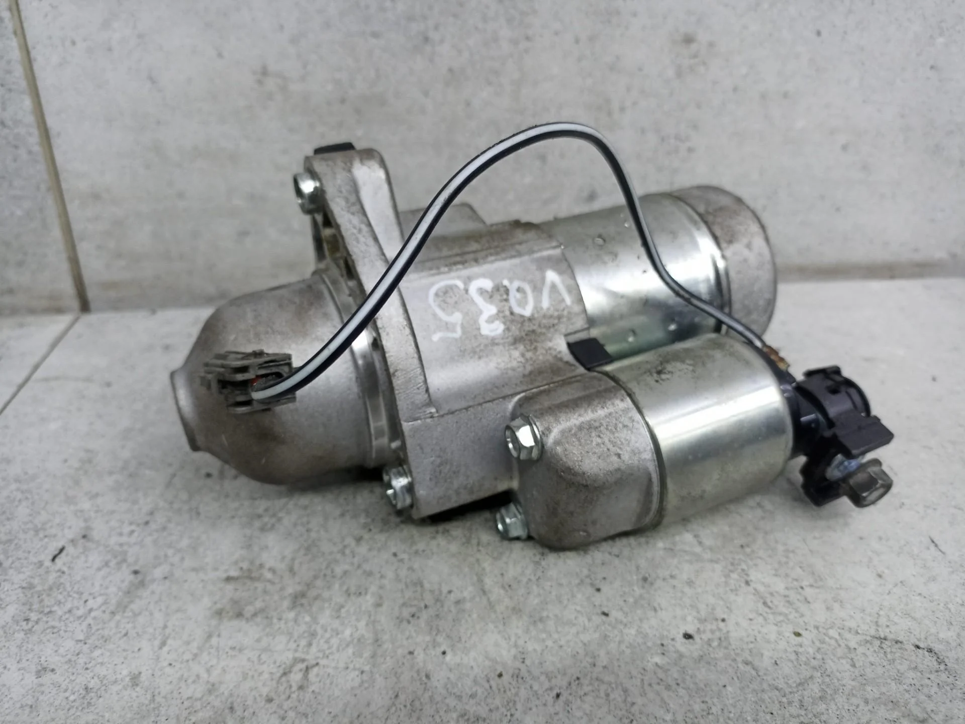 Стартер Infiniti FX35 2 2010 23300JA10C