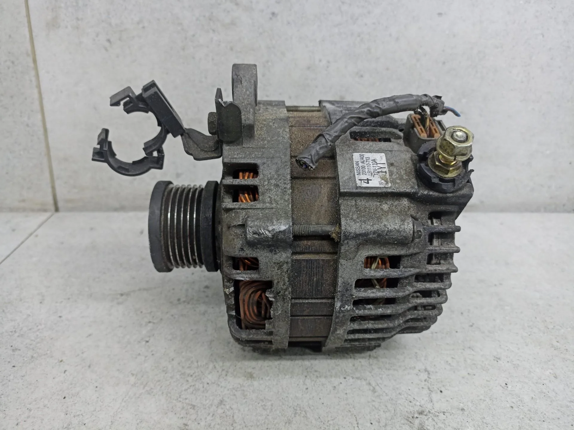 Генератор Nissan X-Trail T30 рест. 2005 23100AU400