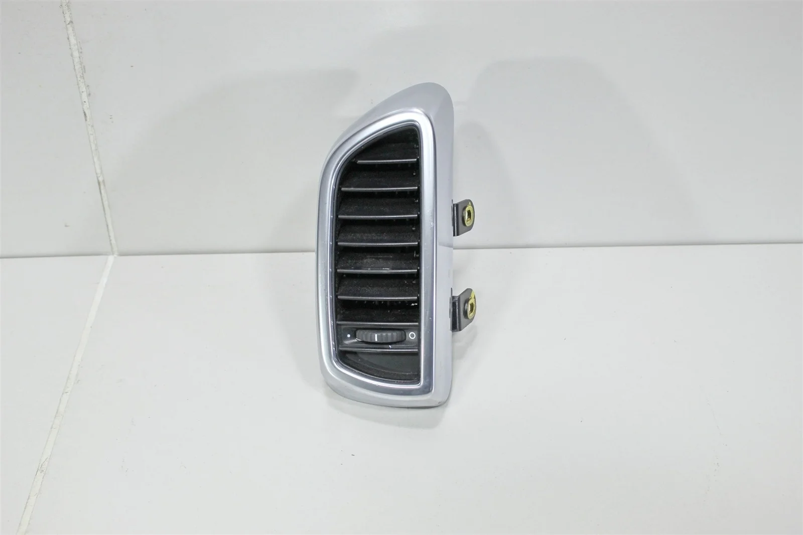 Дефлектор PORSCHE CAYENNE 2015 95855270401G0B 958 (92A), правый