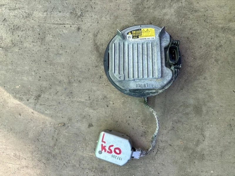 Блок розжига ксенона Toyota Camry 2012-2017 8596722080 50 55