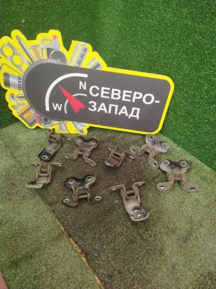 Петля двери Toyota Camry 2013 6872012151 50 1AZFE, передняя левая