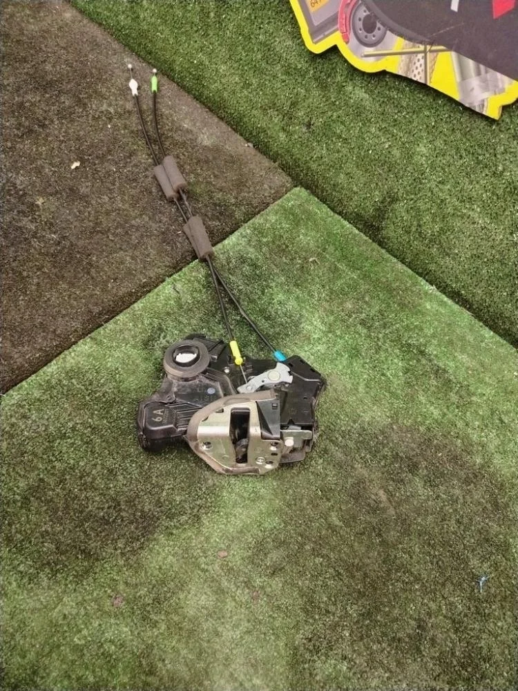 Замок двери Toyota Camry 2013 6904042241 50 1AZFE, передний левый