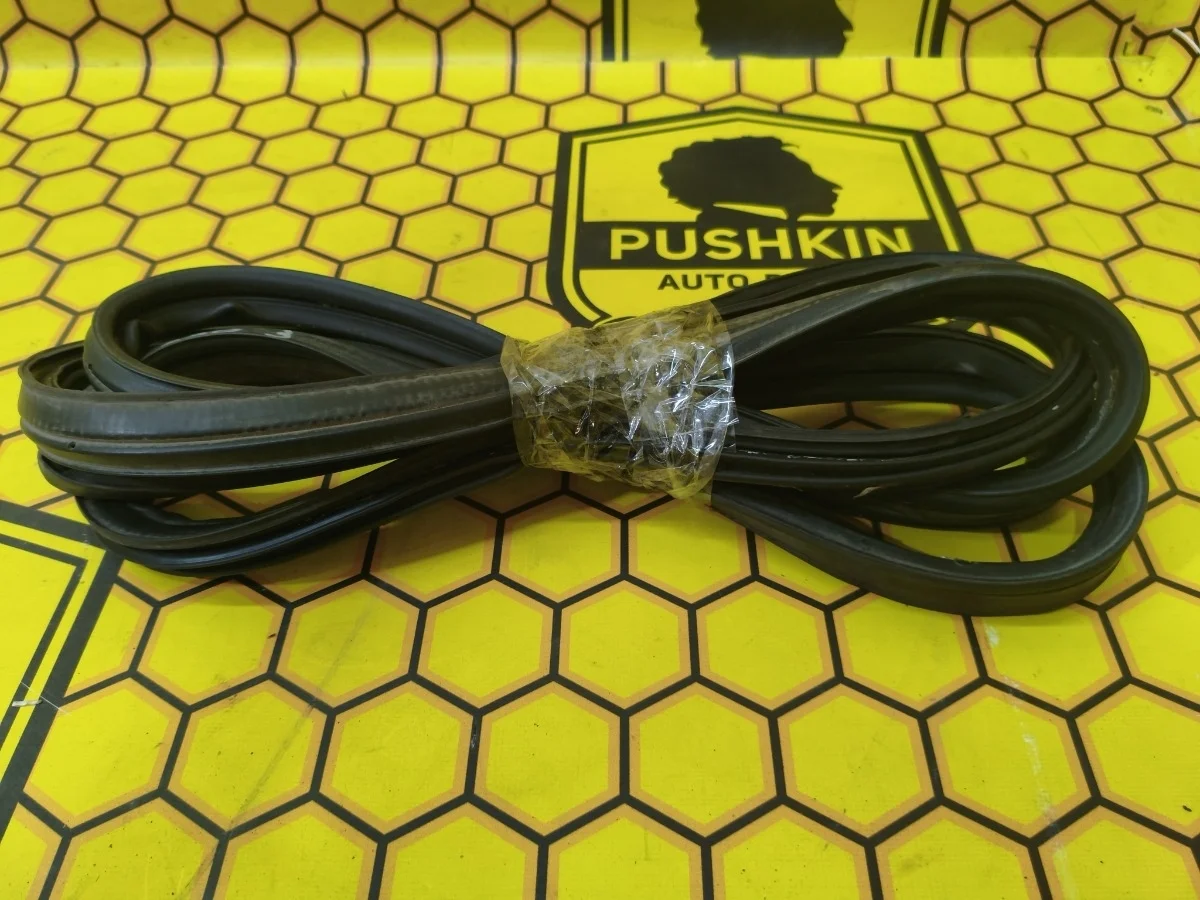 Уплотнитель багажника Nissan Murano 2005 90830CA010 Z50 VQ35DE