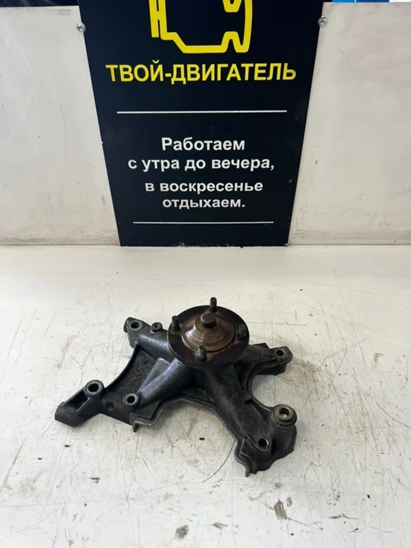 Кронштейн вискомуфты Toyota land cruzer 100