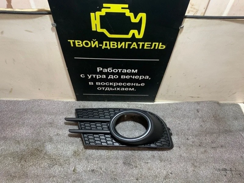 Решетка в бампер Volkswagen Tiguan 2015