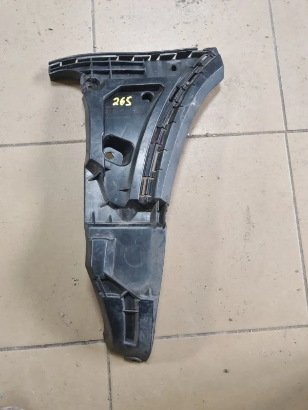 Кронштейн бампера Volvo XC90 2012 30698128 B6324S5, передний левый