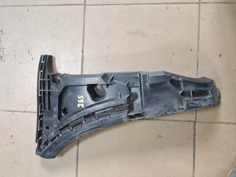 Кронштейн бампера Volvo XC90 2012 30698129 B6324S5, передний правый