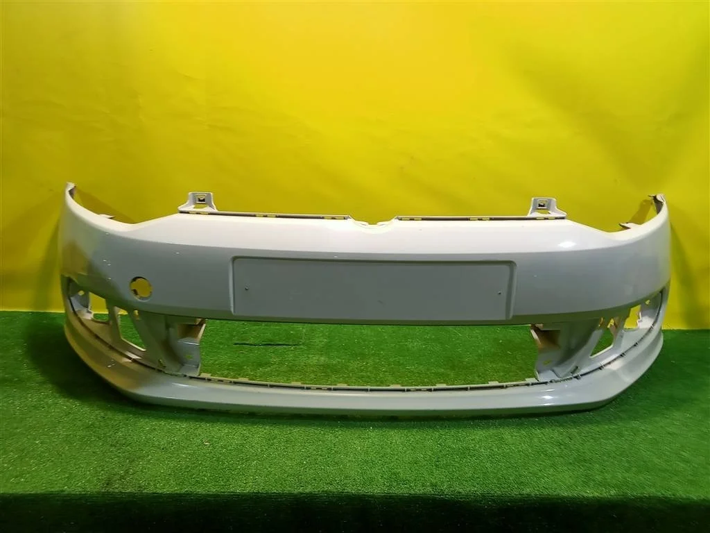 Бампер передний  Volkswagen  Polo (Sed RUS) 2011 6RU807221 22298