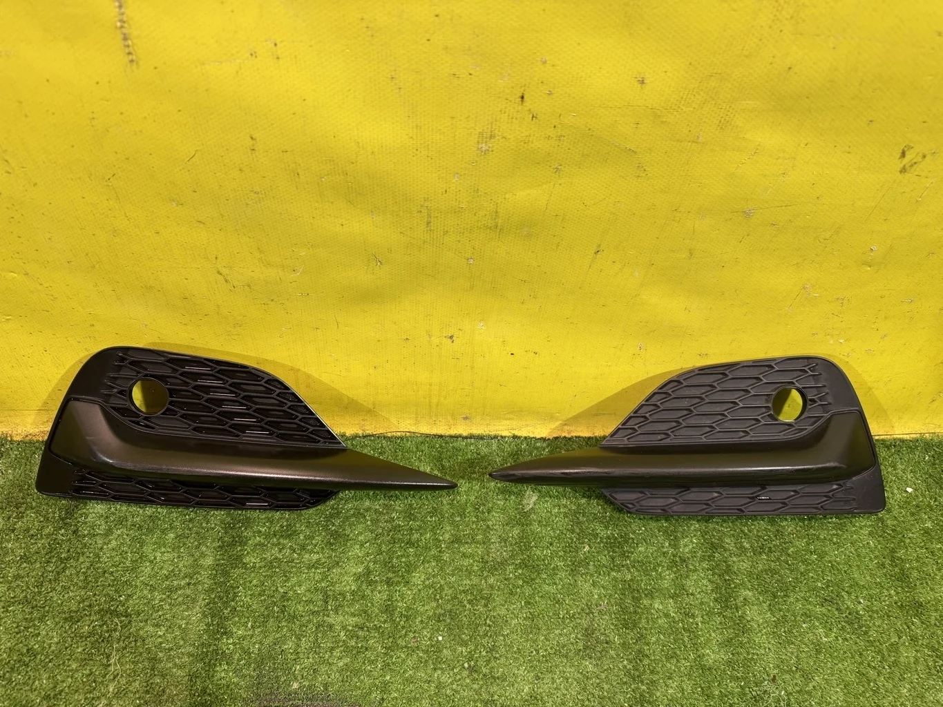 Накладка переднего бампера  Nissan Qashqai (J11) 2017 62257HV10B 43685