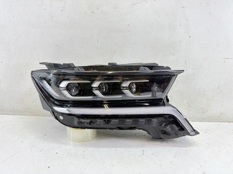 Фара Kia Sorento 2020-2024