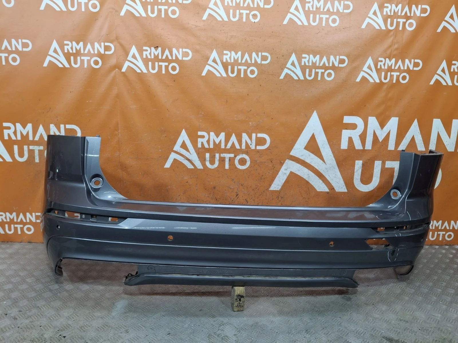 Бампер Volvo XC60 2017-2021