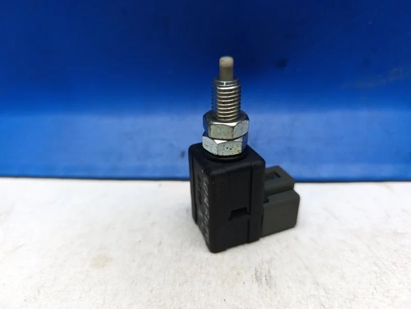 Датчик тормоза Kia Sorento 2 2009 - 2018 938103K000 XM 2.4 G4KE