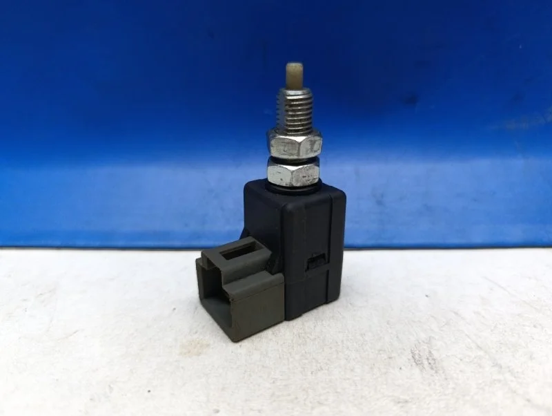 Датчик тормоза Kia Sorento 2 2009 - 2018 938103K000 XM 2.4 G4KE